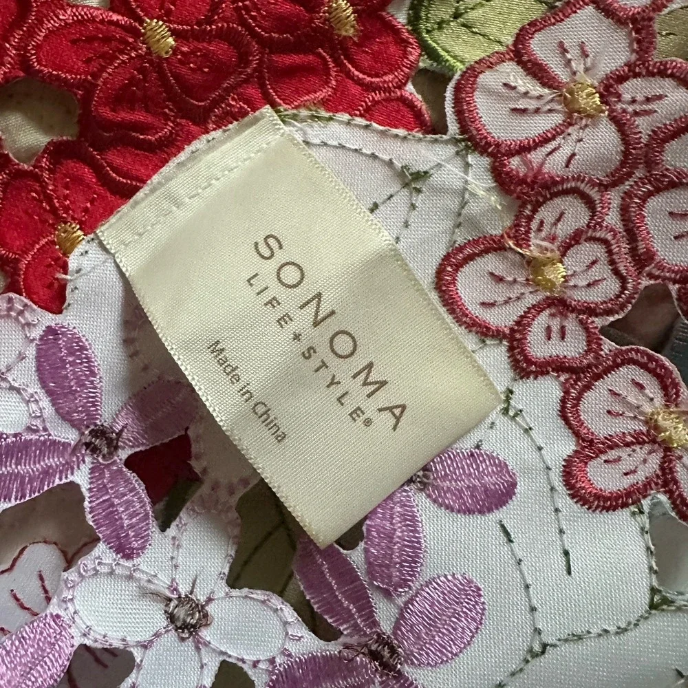 Vintage Sonoma Life Style Table‎ Runner 13x36 inch Cut Out Flower Multicolor